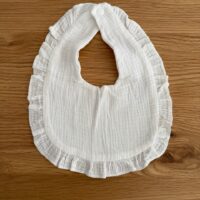 Bavoir en mousseline blanc personnalisé – Image 3