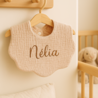 Bavoir beige personnalisable – Image 3