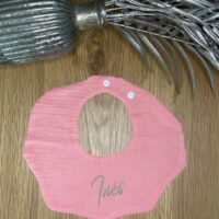 Bavoir rose personnalisable