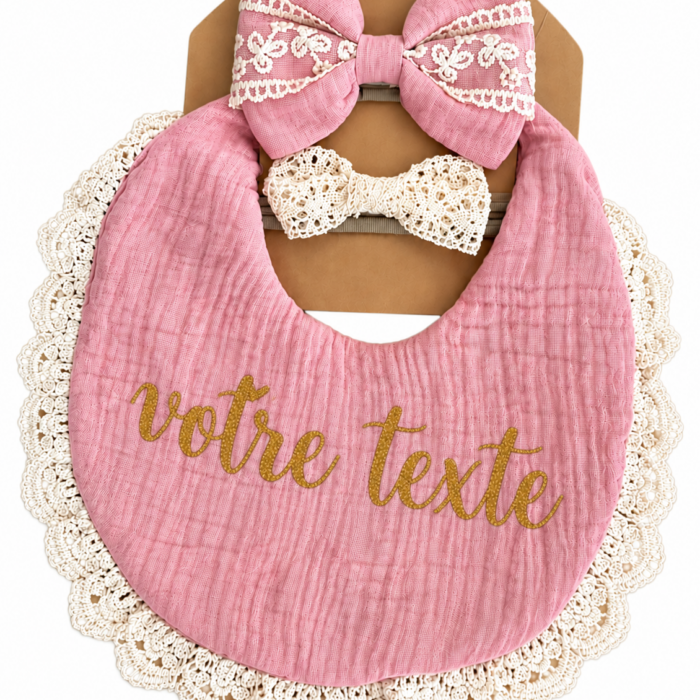 Coffret bavoir + bandeau rose personnalisable