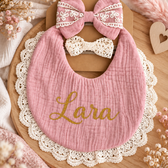 Coffret bavoir + bandeau rose personnalisable - Bébé Tendances