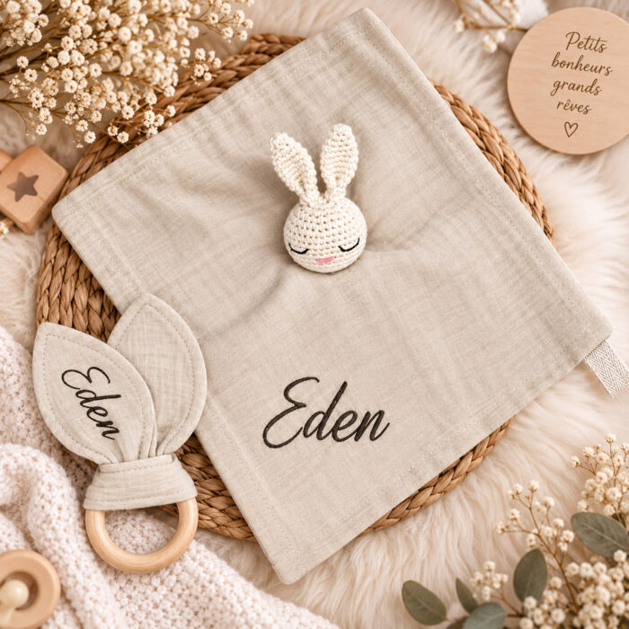 Coffret doudou + hochet beige personnalisable - Bébé Tendances