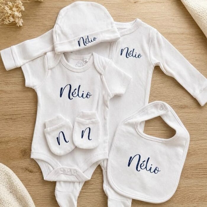 Coffret Tenue de Naissance Personnalisée – 6 pièces